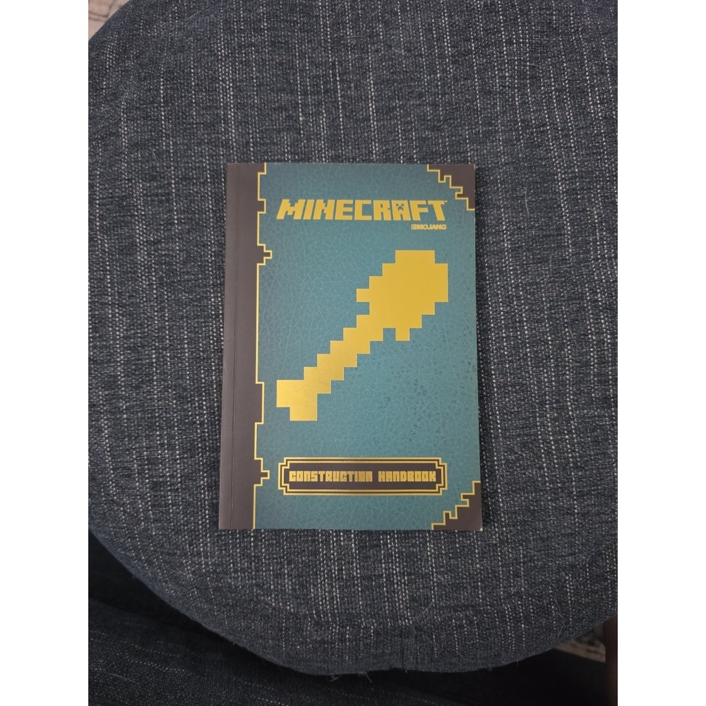 Minecraft‎ : Construction Handbook by Mojang Staff (Trade Paperback)